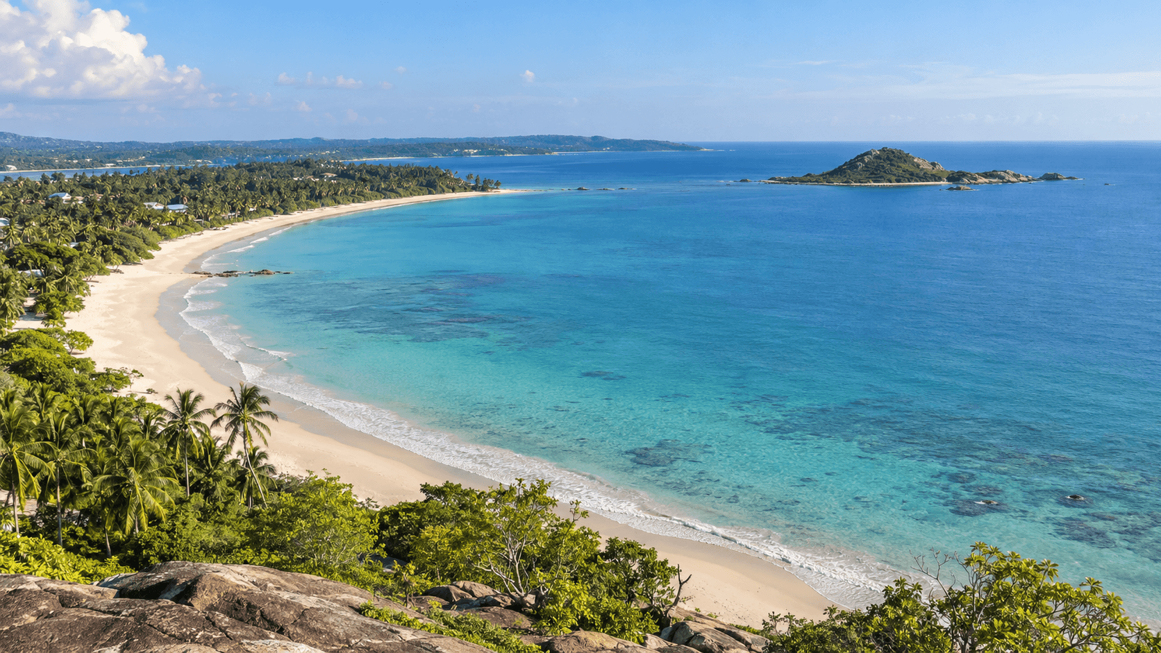 Clear water and sweeping bays in Trincomalee